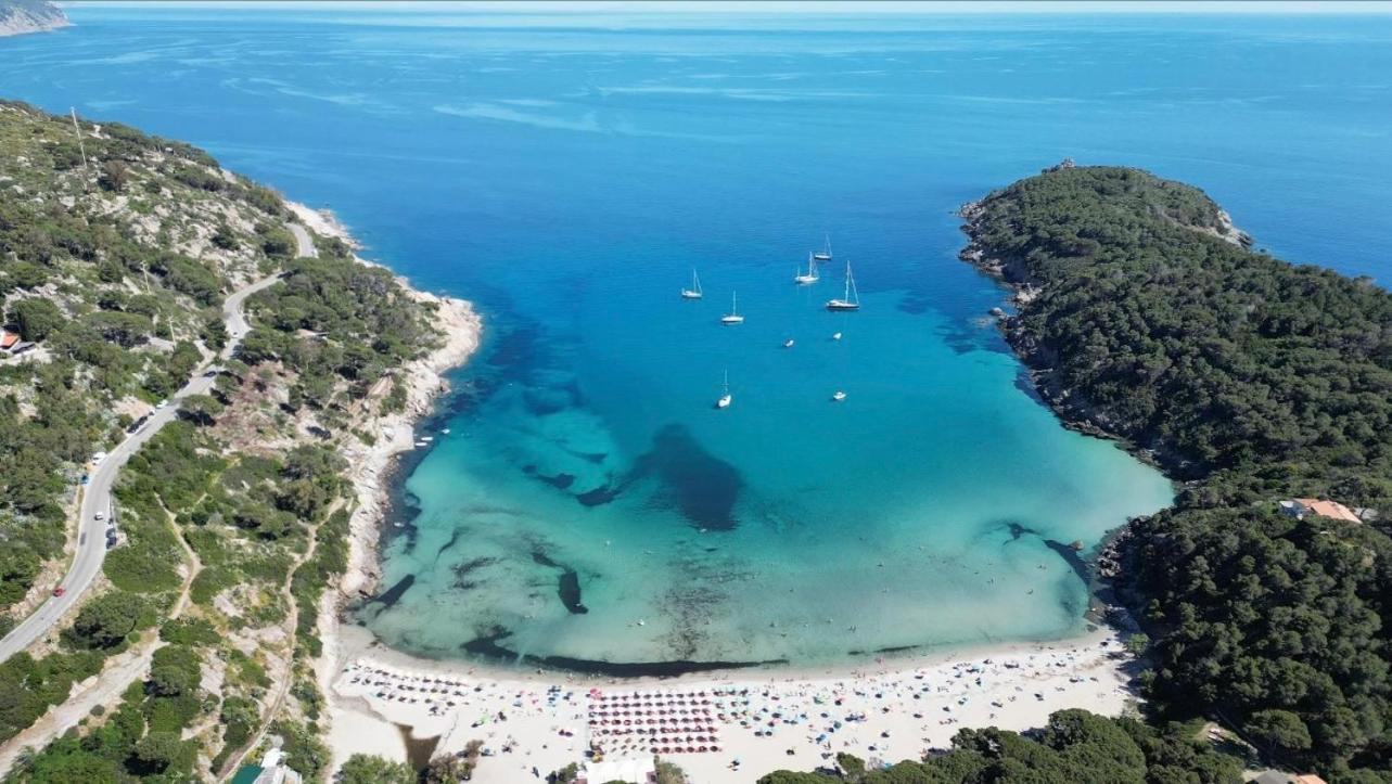 Case Vacanze Maestrale Fetovaia Luaran gambar